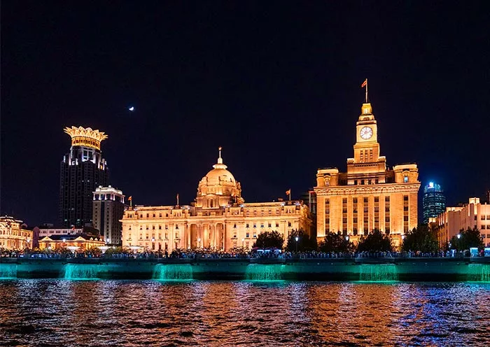 3-Hour Biking Tour with Skyscrapers & Historical Shanghai